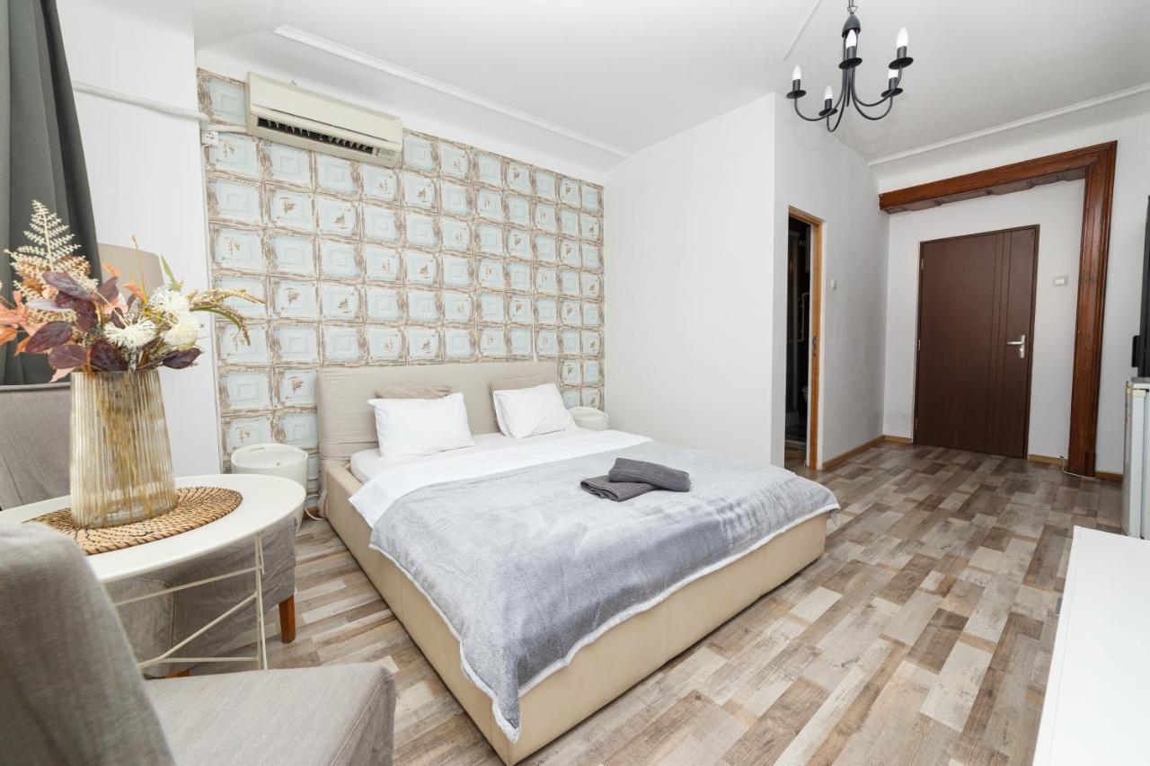 Color Apartments Street Blanari 12 Букурещ Екстериор снимка