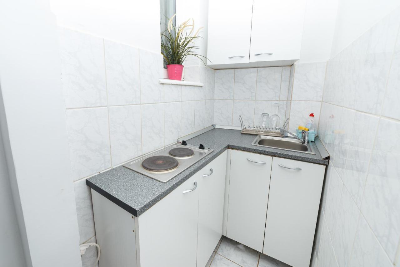 Color Apartments Street Blanari 12 Букурещ Екстериор снимка