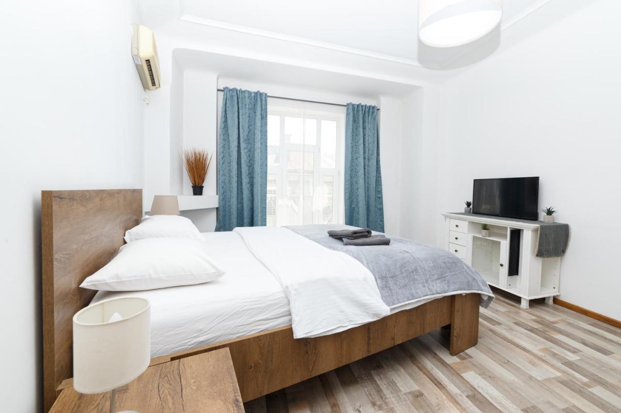Color Apartments Street Blanari 12 Букурещ Екстериор снимка