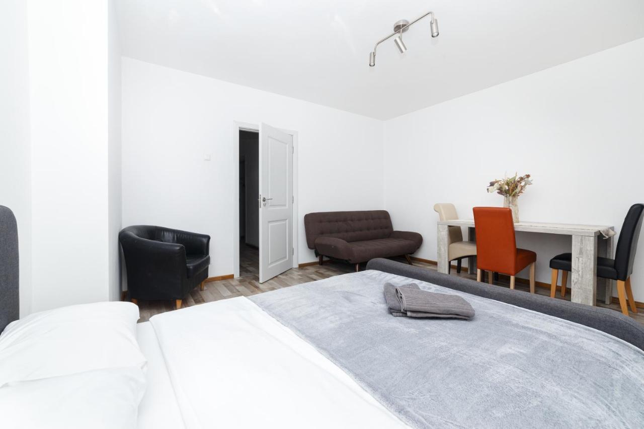 Color Apartments Street Blanari 12 Букурещ Екстериор снимка