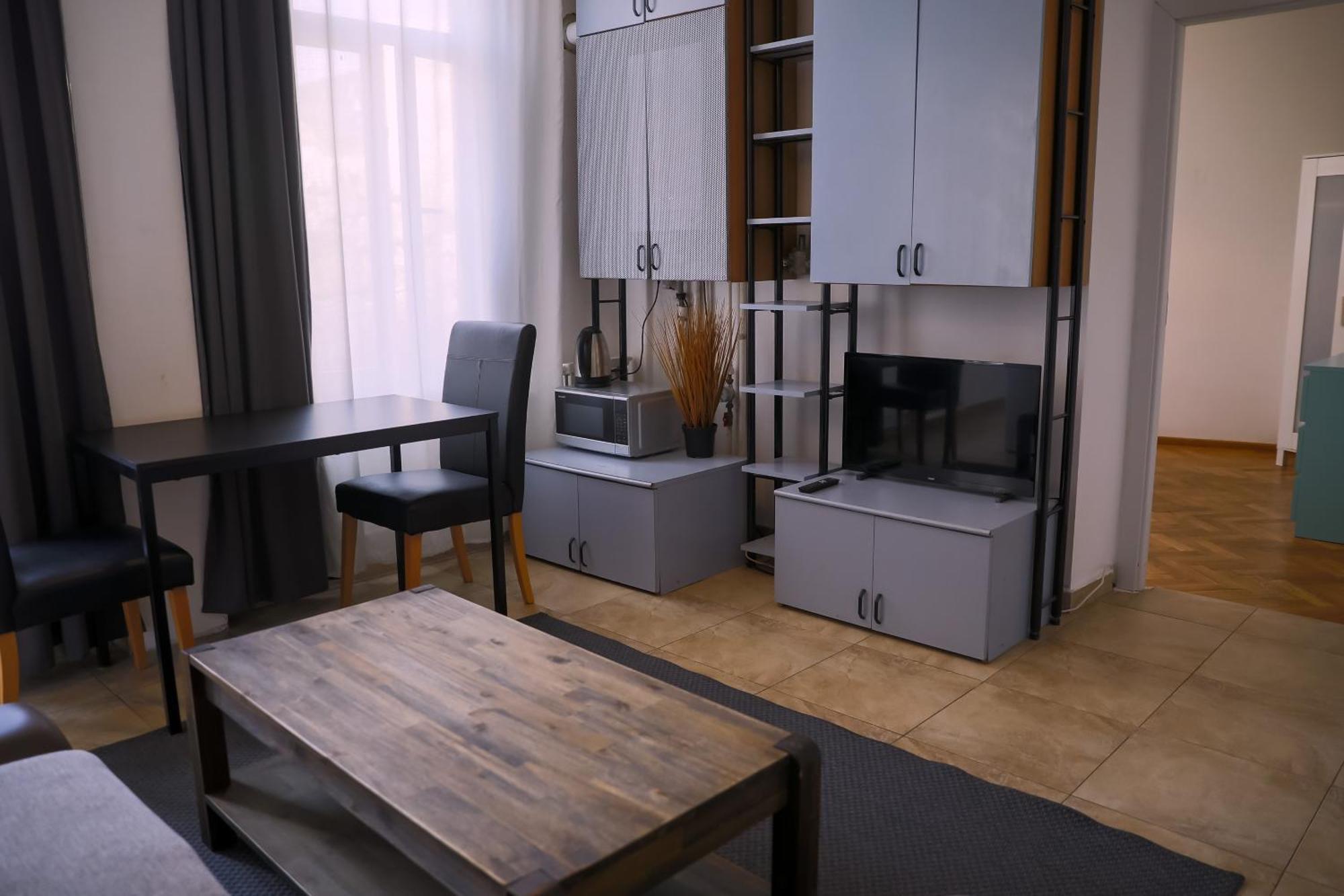 Color Apartments Street Blanari 12 Букурещ Екстериор снимка