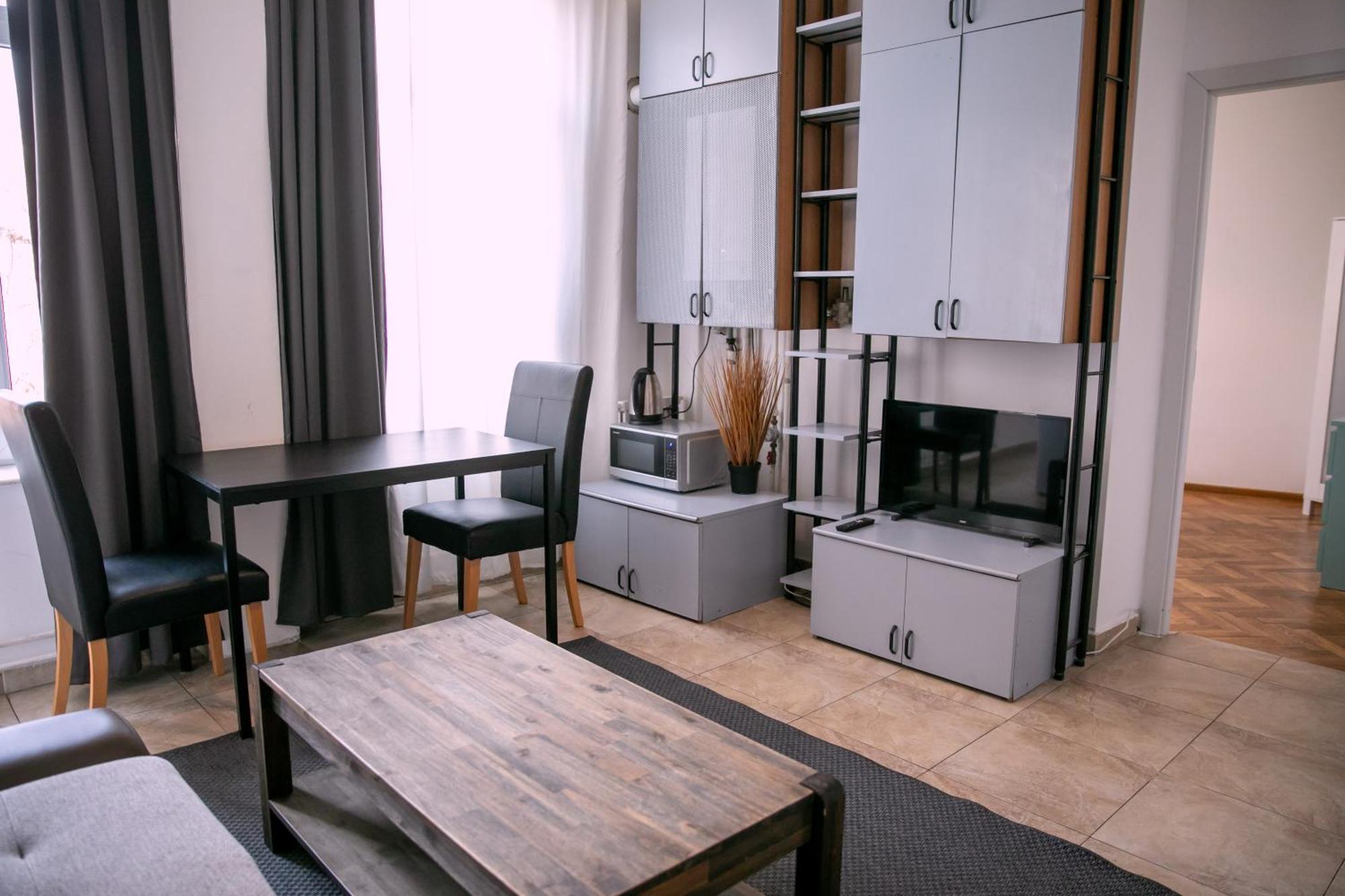 Color Apartments Street Blanari 12 Букурещ Екстериор снимка