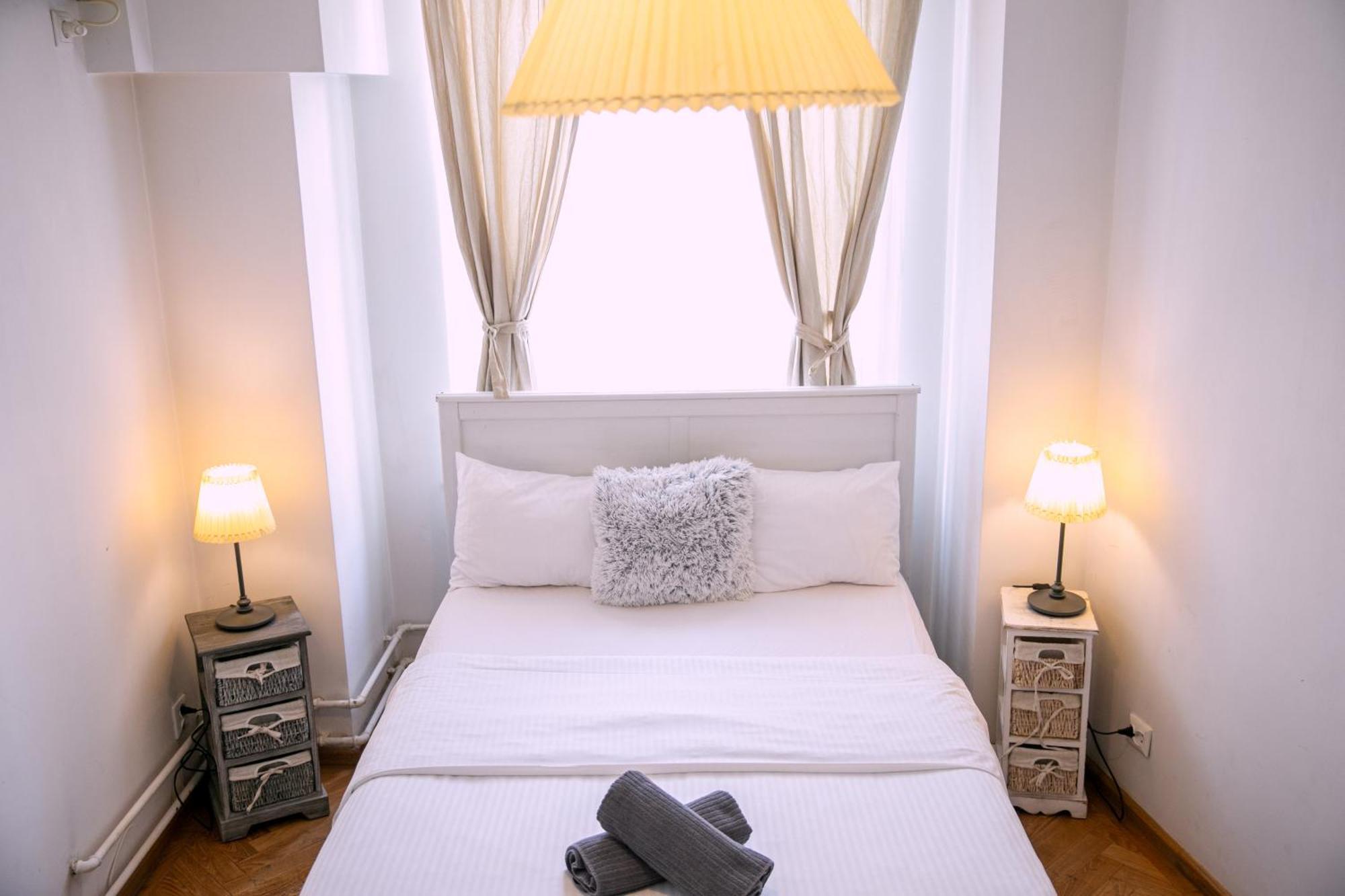 Color Apartments Street Blanari 12 Букурещ Екстериор снимка