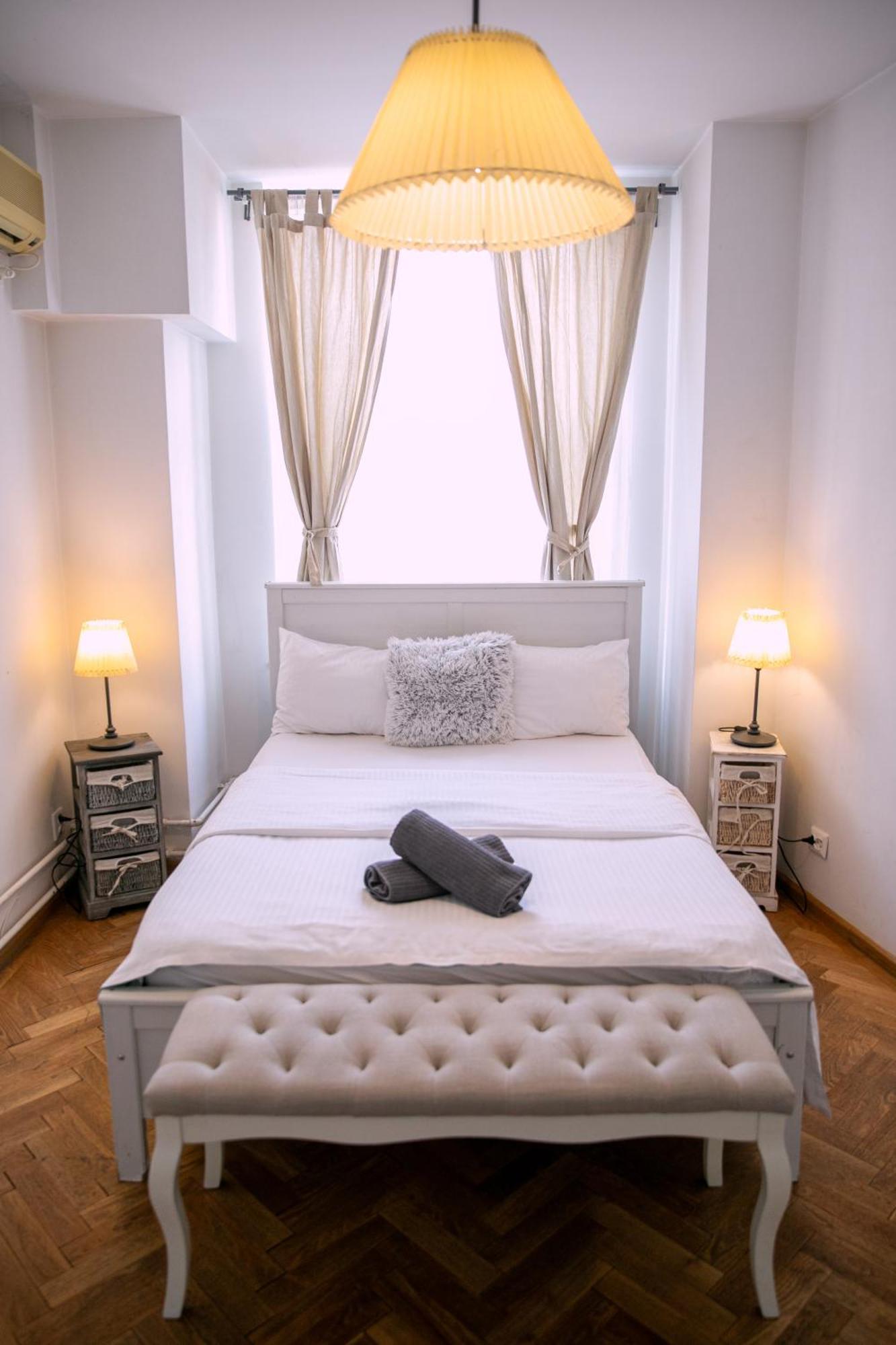 Color Apartments Street Blanari 12 Букурещ Екстериор снимка