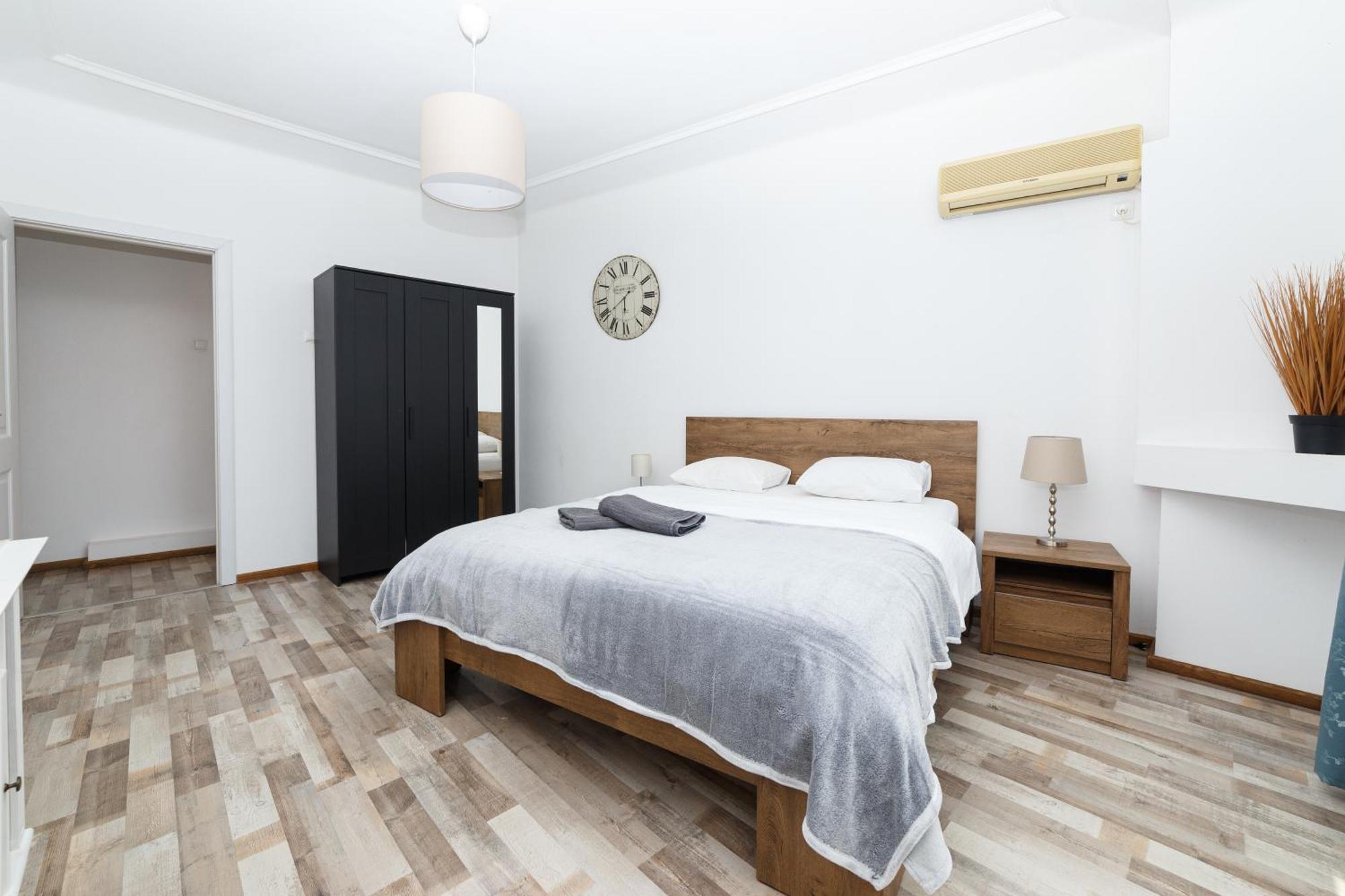 Color Apartments Street Blanari 12 Букурещ Екстериор снимка