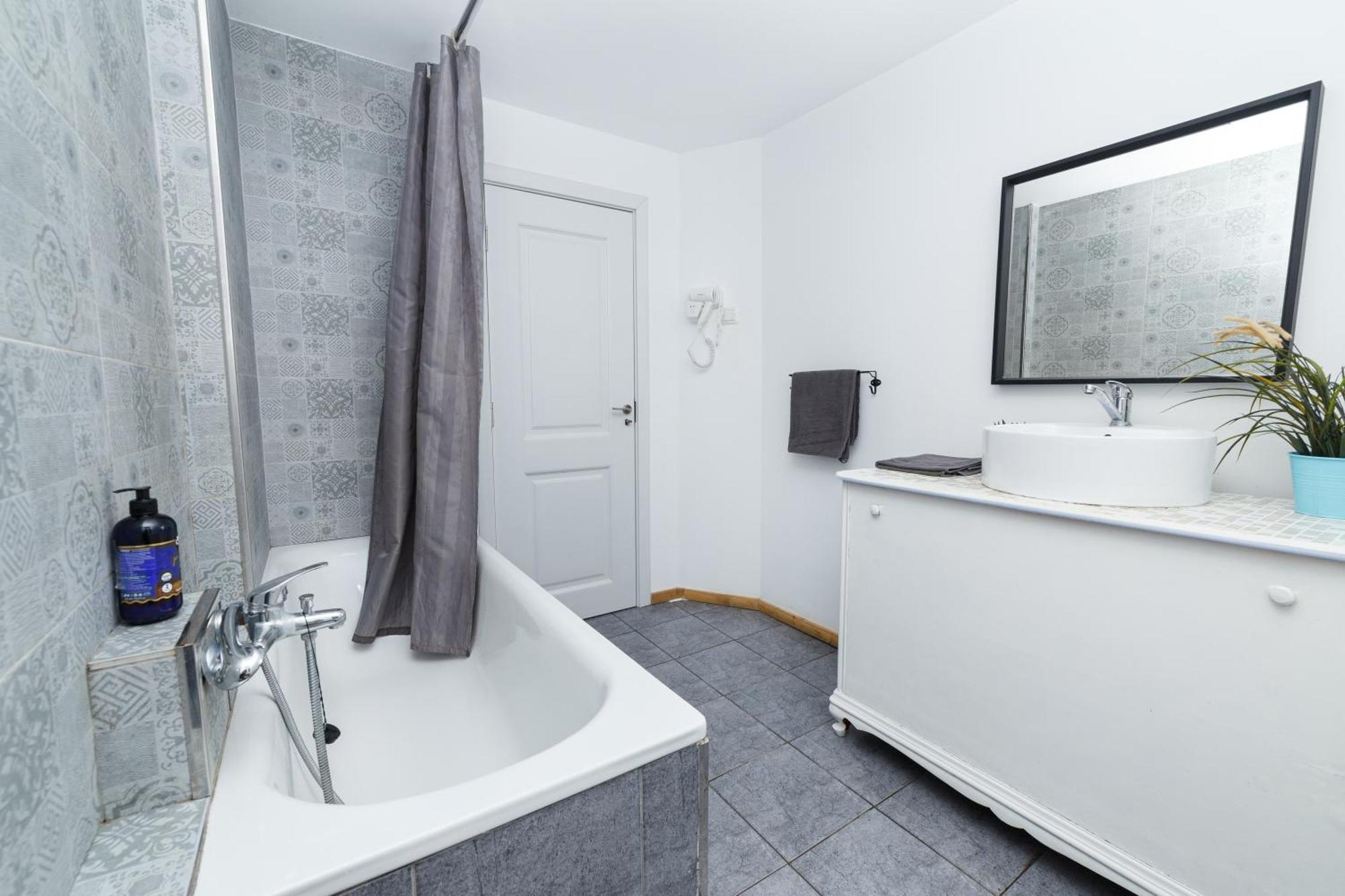 Color Apartments Street Blanari 12 Букурещ Екстериор снимка
